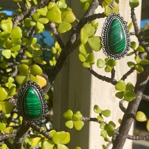 ‼️SALE‼️Vintage Green Malachite Teardrop Earrings in Silver Tone (Unmarked)